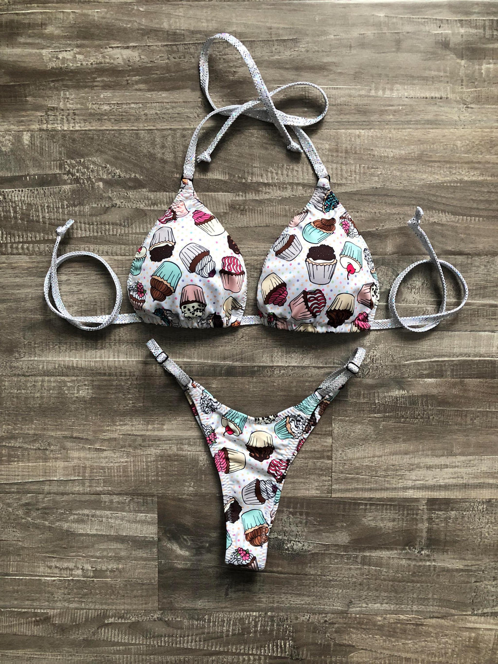 Practice Posing Suit - Cupcakes